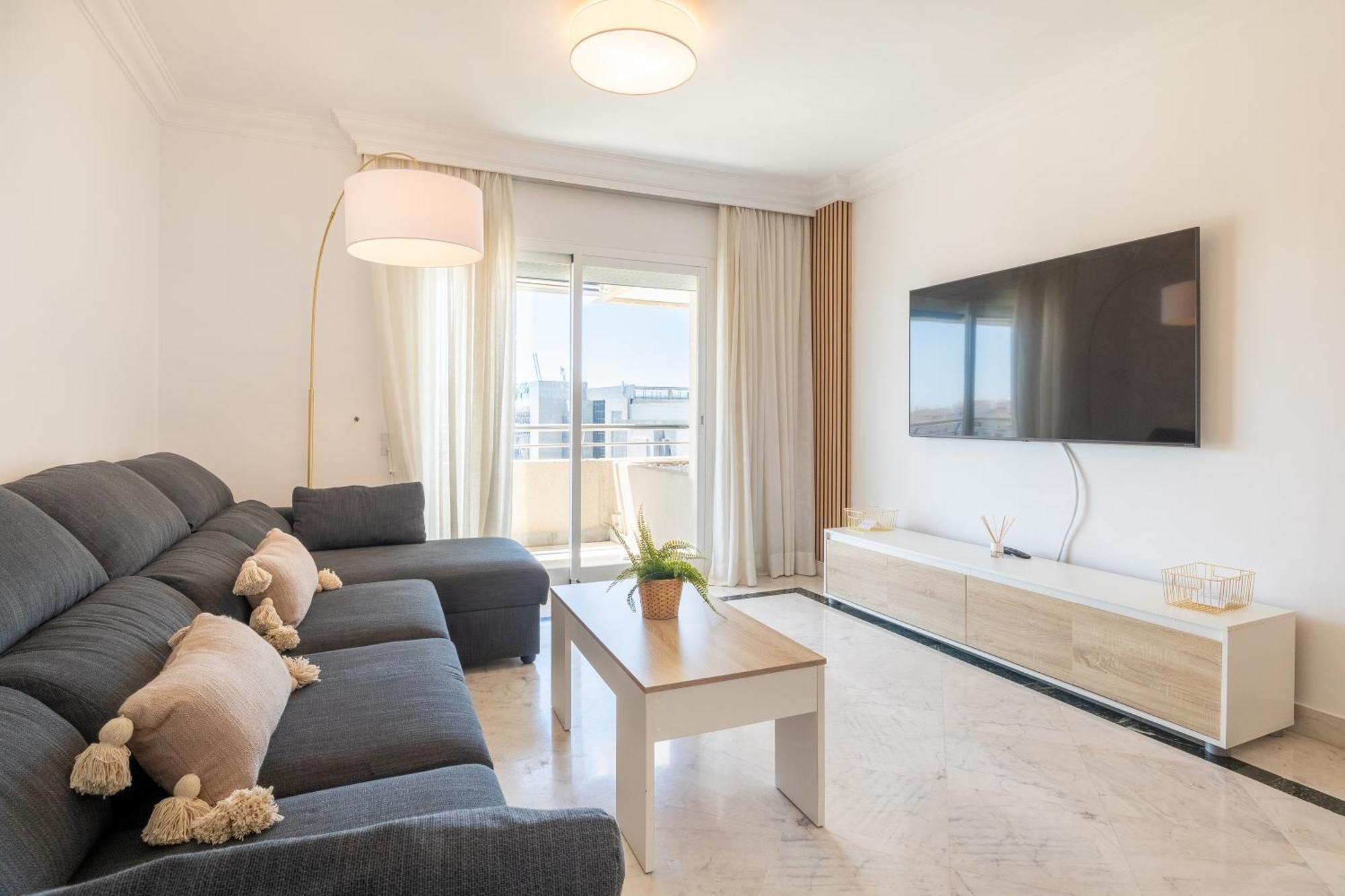 Marina Banus Lll